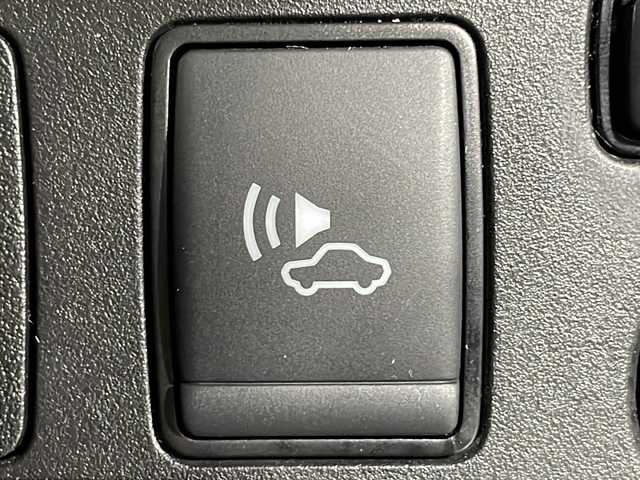 日産 ノート e－パワー X 広島県 2018(平30)年 5.2万km スーパーブラック 純正ナビ/アラウンドビューモニター/インテリジェントルームミラー/ドラレコ/ＥＴＣ２．０/コーナーセンサー/衝突軽減/レーンキープ/ＬＥＤヘッドライト/フルセグＴＶ/ＤＶＤ/オートライト/スマートキー/エアバッグ(運転席/助手席)/純正15インチアルミホイール(185/65/R15)