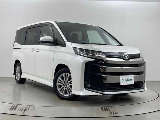 トヨタ ノア S－G 埼玉県 2023(令5)年 1.5万km パール 純正ディスプレイ/全方位カメラ/ETC2.0/前ドラレコ/ドライバーモニター/ブレーキホールド/純正フロアマット/純正ドアバイザー/電格ミラー