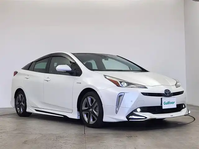 トヨタ プリウス A プレミアム　ツーリングセレ 愛知県 2020(令2)年 5.2万km ホワイトパールクリスタルシャイン トヨタセーフティーセンス/　・プリクラッシュセーフティー/　・レーントレーシングアシスト/　・レーダークルーズコントロール/　・オートマチックハイビーム/　・ロードサインアシスト/パーキングアシスト/パーキングサポートブレーキ/ブラインドスポットモニター/モデリスタエアロ/ (フロント・リア・サイド)/AC100V/ヘッドアップディスプレイ/アルパイン9インチナビ/ 　フルセグTV/Bluetooth/DVD/CD/バックカメラ/ドライブレコーダー/革巻きステアリング/レザーシート/パワーシート/シートヒーター/ベンチレーション/純正LEDヘッドライト/フォグランプ/純正17インチAW
