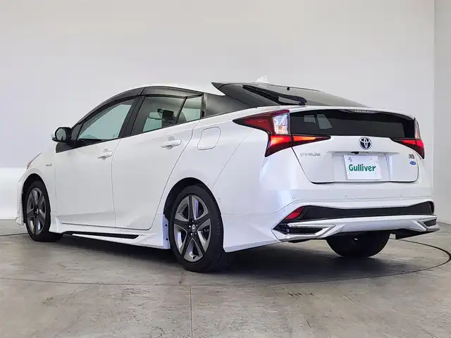 トヨタ プリウス A プレミアム　ツーリングセレ 愛知県 2020(令2)年 5.2万km ホワイトパールクリスタルシャイン トヨタセーフティーセンス/　・プリクラッシュセーフティー/　・レーントレーシングアシスト/　・レーダークルーズコントロール/　・オートマチックハイビーム/　・ロードサインアシスト/パーキングアシスト/パーキングサポートブレーキ/ブラインドスポットモニター/モデリスタエアロ/ (フロント・リア・サイド)/AC100V/ヘッドアップディスプレイ/アルパイン9インチナビ/ 　フルセグTV/Bluetooth/DVD/CD/バックカメラ/ドライブレコーダー/革巻きステアリング/レザーシート/パワーシート/シートヒーター/ベンチレーション/純正LEDヘッドライト/フォグランプ/純正17インチAW
