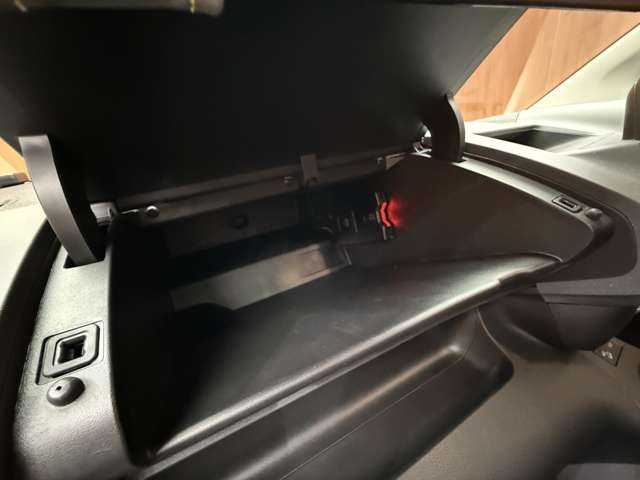 シトロエン ベルランゴ サーフED バイ･リップカール 千葉県 2021(令3)年 4.8万km グレー 特別仕様車　/ガラスルーフ　/グリップコントロール　/ＣａｒＰｌａｙ　/Ａｎｄｒｏｉｄ　/Ａｕｔｏ　/ナビ　/バックカメラ　/ＡＣＣ　/レーンキープアシスト　/ＢＳＭ　/パドルシフト　/ドライブレコーダー　/ＥＴＣ