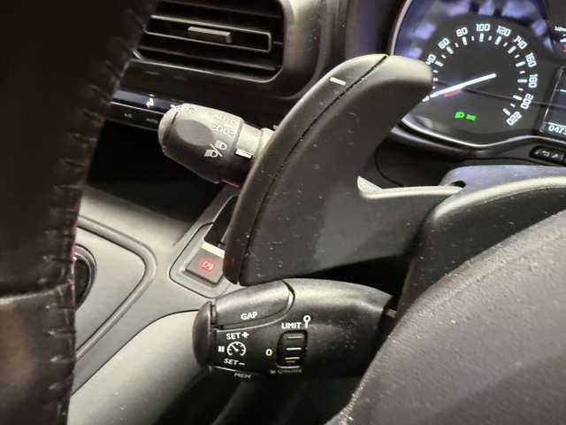 シトロエン ベルランゴ サーフED バイ･リップカール 千葉県 2021(令3)年 4.8万km グレー 特別仕様車　/ガラスルーフ　/グリップコントロール　/ＣａｒＰｌａｙ　/Ａｎｄｒｏｉｄ　/Ａｕｔｏ　/ナビ　/バックカメラ　/ＡＣＣ　/レーンキープアシスト　/ＢＳＭ　/パドルシフト　/ドライブレコーダー　/ＥＴＣ