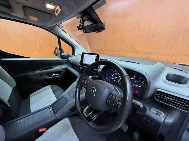 シトロエン ベルランゴ サーフED バイ･リップカール 千葉県 2021(令3)年 4.8万km グレー 特別仕様車　/ガラスルーフ　/グリップコントロール　/ＣａｒＰｌａｙ　/Ａｎｄｒｏｉｄ　/Ａｕｔｏ　/ナビ　/バックカメラ　/ＡＣＣ　/レーンキープアシスト　/ＢＳＭ　/パドルシフト　/ドライブレコーダー　/ＥＴＣ