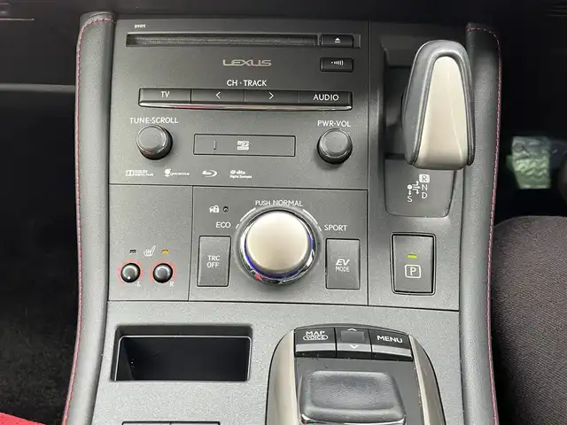 レクサス ＣＴ 200h クールツーリングスタイル 奈良県 2017(平29)年 2.5万km ソニッククォーツ 純正ナビ（B9109）/（フルセグ/BT/CD/DVD）/クルーズコントロール/パドルシフト/バックカメラ/前後コーナーセンサー/ハーフレザーシート（黒X赤）/前席パワーシート/前席シートヒーター/LEDヘッドライト/ステアリングスイッチ/オートライト/ETC2.0/純正17インチAW