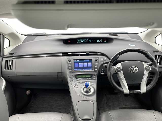 トヨタ プリウス G ツーリングセレ レザーパック 千葉県 2009(平21)年 6.8万km ホワイトパールクリスタルシャイン 禁煙車/純正ナビ【26045】/CD/DVD/HDD/AUX/フルセグTV/バックカメラ/フロントコーナーセンサー/クルーズコントロール/ヘッドアップディスプレイ/レザーシート/前席シートヒーター/ビルトインETC/パーキングアシスト/プラズマクラスター/HIDヘッドライト/フォグランプ/プッシュEgスタート/ストップ/スマートキー×2/ターンランプ付電動格納ドアミラー/ドアバイザー/純正フロアマット/取扱説明書/ナビ取扱説明書