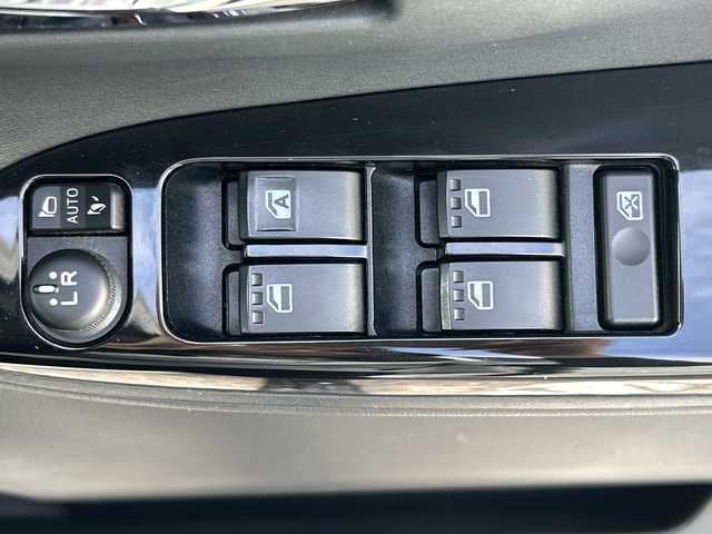 ダイハツ タント カスタム RS トップED SAⅡ 石川県 2016(平28)年 6.1万km パールホワイトⅢ 8インチ純正ナビ　/フルセグ　/ＤＶＤ　/Ｂｌｕｅｔｏｏｔｈ　/バックカメラ　/ＥＴＣ　/両側パワースライドドア　/ハーフレザーシート　/ベンチシート　/純正フロアマット/純正アルミホイール　/衝突被害軽減ブレーキ　/Ｗ＋サイドエアバッグ/スペアキー1本/保証書/取扱説明書