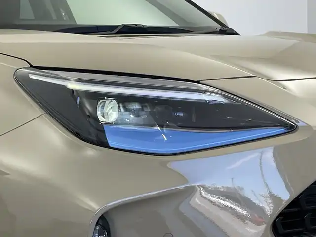 トヨタ ヤリスクロス ハイブリッド Z 新潟県 2022(令4)年 4.6万km ベージュ 純正ディスプレイオーディオ/フルセグ/パノラミックビューモニター/ステアリングヒーター/トヨタセーフティセンス/・プリクラッシュセーフティ/・レーダークルーズコントロール/・レーンキープアシスト/・オートマチックハイビーム/ブラインドスポットモニター/LEDオートライト/ドライブレコーダー/ハーフレザーシート/前席シートヒーター/ドライブレコーダー/プッシュスタート/スマートキー/純正フロアマット