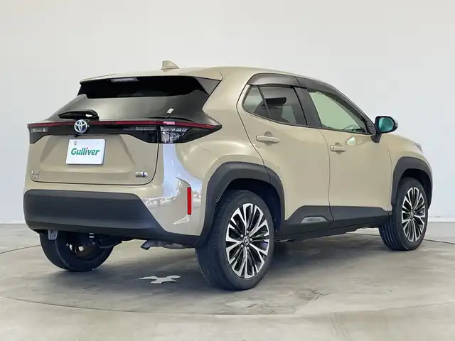 トヨタ ヤリスクロス ハイブリッド Z 新潟県 2022(令4)年 4.6万km ベージュ 純正ディスプレイオーディオ/フルセグ/パノラミックビューモニター/ステアリングヒーター/トヨタセーフティセンス/・プリクラッシュセーフティ/・レーダークルーズコントロール/・レーンキープアシスト/・オートマチックハイビーム/ブラインドスポットモニター/LEDオートライト/ドライブレコーダー/ハーフレザーシート/前席シートヒーター/ドライブレコーダー/プッシュスタート/スマートキー/純正フロアマット
