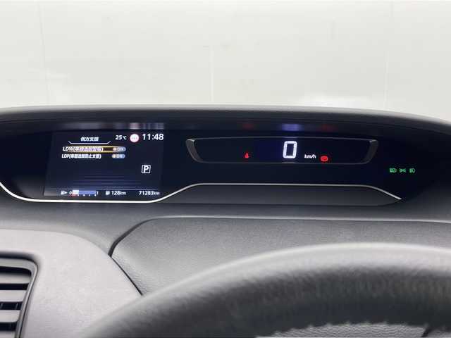 日産 セレナ ハイウェイスター V 宮崎県 2019(令1)年 7.2万km ブリリアントホワイトパール プロパイロット/エマ―ジェンシーブレーキ/LDW(車線逸脱警報）/LDP（車線逸脱防止支援）/BSW(後側方車両検知警報）/BSI（後側方衝突防止支援）/オートマチックハイビーム/クリアランスソナー/社外9インチSDナビ/フルセグTV/CD/DVD/Bluetooth/アラウンドビューモニター/社外10.2インチ後席フリップダウンモニター（TVM-FW1020）/両側パワースライドドア/ハンズフリーオートスライドドア/インテリジェントパーキングアシスト/レザー調シートカバー/LEDヘッドライト/純正16インチAW/ビルトインETC/前後ドライブレコーダー/スマートキー×２