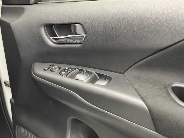 日産 セレナ ハイウェイスター V 宮崎県 2019(令1)年 7.2万km ブリリアントホワイトパール プロパイロット/エマ―ジェンシーブレーキ/LDW(車線逸脱警報）/LDP（車線逸脱防止支援）/BSW(後側方車両検知警報）/BSI（後側方衝突防止支援）/オートマチックハイビーム/クリアランスソナー/社外9インチSDナビ/フルセグTV/CD/DVD/Bluetooth/アラウンドビューモニター/社外10.2インチ後席フリップダウンモニター（TVM-FW1020）/両側パワースライドドア/ハンズフリーオートスライドドア/インテリジェントパーキングアシスト/レザー調シートカバー/LEDヘッドライト/純正16インチAW/ビルトインETC/前後ドライブレコーダー/スマートキー×２