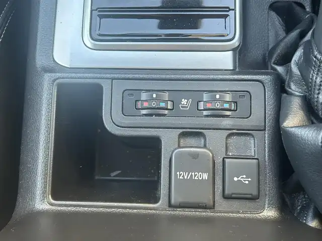 トヨタ ランドクルーザー プラド TX Lパッケージ 愛媛県 2023(令5)年 3.9万km ホワイトパールクリスタルシャイン ワンオーナー/純正ナビ（Bluetooth/フルセグTV）/アラウンドビューモニター/デジタルインナーミラー/TRDプッシュスタートボタン/電動格納サードシート/ETC2.0/電子インナーミラー型ドライブレコーダー/パワーシート/シートヒーター/シートベンチレーション/サンルーフ/アダプティブクルーズコントロール/スペアキー（スマートキー）/純正フロアマット/純正19インチアルミホイール/ルーフレール/センターデフロック/ダウンヒルアシストコントロール/LEDヘッドライト/フォグランプ/スペアタイヤ/保証書/取扱説明書/ナビ取説