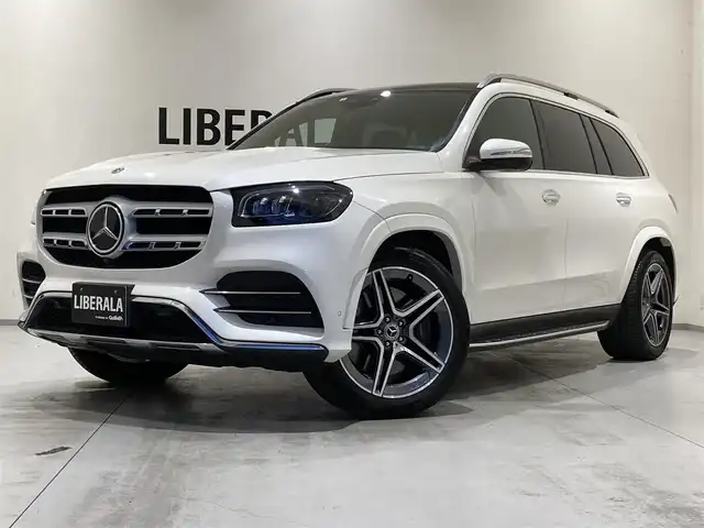 メルセデス・ベンツ ＧＬＳ４００ｄ 4マチック AMGライン 熊本県 2022(令4)年 5万km ダイヤモンドホワイト ・スマートキー/・プッシュスタート/・パノラマサンルーフ/・アクティブステアリングアシスト/・アクティブレーンキーピングアシスト/・道路標識アシスト/・アクティブブレーキアシスト/・アテンションアシスト/・ブラインドスポットモニター/・レーンチェンジアシスト/・インテリジェントライトシステム/・DSR/・クルーズコントロール(追従式)/・黒革シート/・全席パワーシート/・前席エアシート/・全席シートヒーター/・純正メモリナビ/　【Bluetooth・USB・AppleCarPlay・AndroidAuto】/・Burmesterサウンドシステム/・フルセグTV/・全方位カメラ/・ETC2.0/・hot&coolサウンドシステム/・パワーバックドア/・LEDヘッドランプ/・純正マット