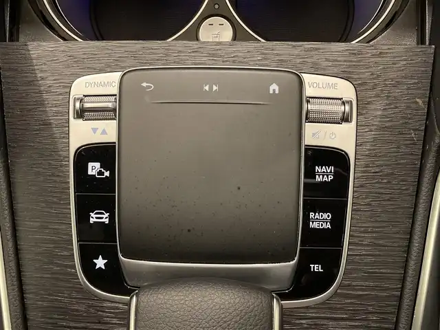 メルセデス・ベンツ ＧＬＳ４００ｄ 4マチック AMGライン 熊本県 2022(令4)年 5万km ダイヤモンドホワイト ・スマートキー/・プッシュスタート/・パノラマサンルーフ/・アクティブステアリングアシスト/・アクティブレーンキーピングアシスト/・道路標識アシスト/・アクティブブレーキアシスト/・アテンションアシスト/・ブラインドスポットモニター/・レーンチェンジアシスト/・インテリジェントライトシステム/・DSR/・クルーズコントロール(追従式)/・黒革シート/・全席パワーシート/・前席エアシート/・全席シートヒーター/・純正メモリナビ/　【Bluetooth・USB・AppleCarPlay・AndroidAuto】/・Burmesterサウンドシステム/・フルセグTV/・全方位カメラ/・ETC2.0/・hot&coolサウンドシステム/・パワーバックドア/・LEDヘッドランプ/・純正マット