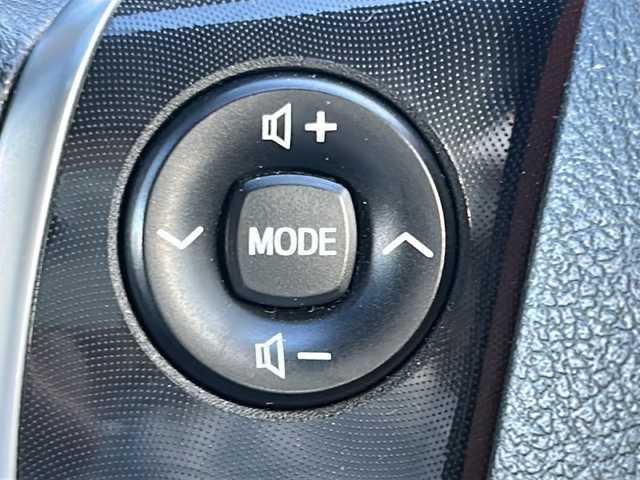トヨタ シエンタ X 沖縄県 2019(平31)年 6.6万km ホワイトパールクリスタルシャイン Bluetooth・CD/バックカメラ/ETC/片側パワースライドドア/ドライブレコーダー/コーナーセンサー/衝突軽減システム/レーンキープアシスト/電動格納ミラー/ステアリングスイッチ/ウィンカーミラー/サイドバイザー/リモコンキー