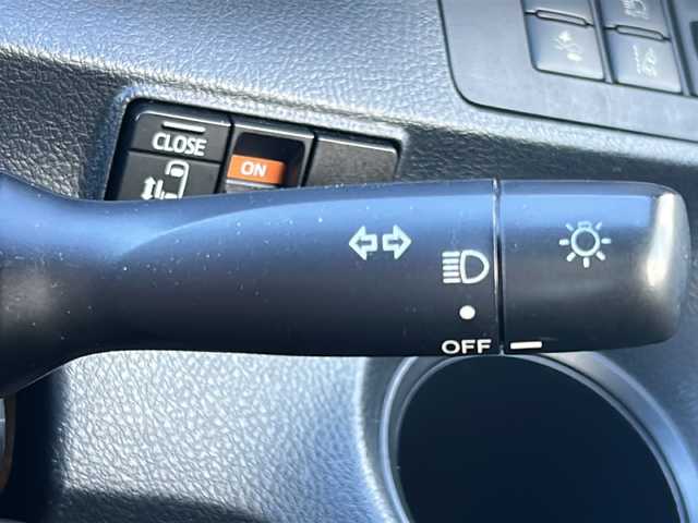 トヨタ シエンタ X 沖縄県 2019(平31)年 6.6万km ホワイトパールクリスタルシャイン Bluetooth・CD/バックカメラ/ETC/片側パワースライドドア/ドライブレコーダー/コーナーセンサー/衝突軽減システム/レーンキープアシスト/電動格納ミラー/ステアリングスイッチ/ウィンカーミラー/サイドバイザー/リモコンキー