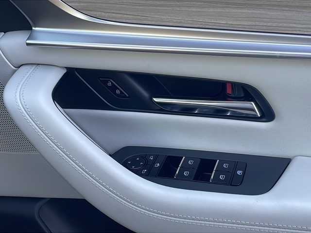マツダ ＣＸ－６０ XD HV エクスクルーシブスポーツ 大阪府 2023(令5)年 1.6万km ロジウムホワイトプレミアムメタリック BOSEサウンドシステム/スマートブレーキサポート/誤発進抑制制御（前後）/車線逸脱警報システム/降車支援機能付ブラインドスポットモニタリング/レーンキープアシストシステム/緊急時車線維持支援システム/接近車両検知（前側方/後側方）/レーダークルーズコントロール/パーキングセンサー/ドライバー異常時対応システム/ヘッドアップディスプレイ/360度ビューモニター/12.3インチナビ/・Bluetooth/・AppleCarPlay/AndroidAuto/・フルセグTV/・タイプCｘ２/HDMI/ワイヤレス充電/パワーバックドア/白革シート/シートヒーター／ベンチレーション/パワーシート（運転席メモリー機能付）/ステアリングヒーター/電動パーキングブレーキ/ブレーキホールド/LEDヘッドランプ/純正20インチAW/オートワイパー/スペアキーｘ１/取説/保証書