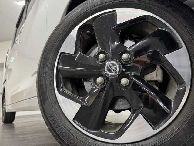日産 ルークス HWS X プロパイロットED 三重県 2020(令2)年 1.2万km ホワイトパール S-HYBRID/FF/インパネCVT/純正 9インチナビ MM319D-L/（iPod/SD/FM/AM/TV/WALKMAN/USB/Bluetooth/CD/DVD/MUSIC STOCKER/VTR/AUX/ドラレコ）/アラウンドビューモニター（移動物検知機能付）/両側ハンズフリーオートスライドドア/ドライブレコーダー 前方（ナビ連動）/安全/・インテリジェント エマージェンシーブレーキ/・プロパイロット/・インテリジェント LI（車線逸脱防止支援システム）＋LDW（車線逸脱警報）/・インテリジェント DA（ふらつき警報）/・インテリジェント FCW（前方衝突予測警報）/・フロント & バックソナー/・標識検知機能（進入禁止、最高速度、一時停止）/・先行車発進お知らせ/・SOSコール/・ハイビームアシスト/装備/・オートエアコン/・リヤシーリングファン/・オートライト/・LED ヘッドライト＋フロントフォグライト/・ステアリングスイッチ/・プッシュスタート/・電動格納ドアミラー/・純正 14inAW/・インテリジェントキーx2/など