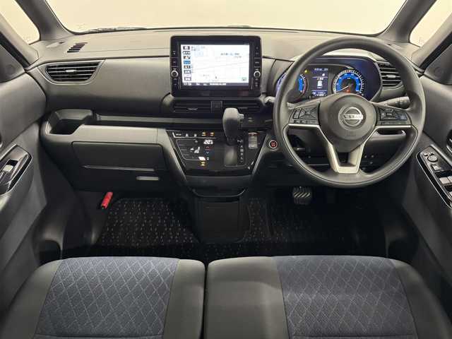 日産 ルークス HWS X プロパイロットED 三重県 2020(令2)年 1.2万km ホワイトパール S-HYBRID/FF/インパネCVT/純正 9インチナビ MM319D-L/（iPod/SD/FM/AM/TV/WALKMAN/USB/Bluetooth/CD/DVD/MUSIC STOCKER/VTR/AUX/ドラレコ）/アラウンドビューモニター（移動物検知機能付）/両側ハンズフリーオートスライドドア/ドライブレコーダー 前方（ナビ連動）/安全/・インテリジェント エマージェンシーブレーキ/・プロパイロット/・インテリジェント LI（車線逸脱防止支援システム）＋LDW（車線逸脱警報）/・インテリジェント DA（ふらつき警報）/・インテリジェント FCW（前方衝突予測警報）/・フロント & バックソナー/・標識検知機能（進入禁止、最高速度、一時停止）/・先行車発進お知らせ/・SOSコール/・ハイビームアシスト/装備/・オートエアコン/・リヤシーリングファン/・オートライト/・LED ヘッドライト＋フロントフォグライト/・ステアリングスイッチ/・プッシュスタート/・電動格納ドアミラー/・純正 14inAW/・インテリジェントキーx2/など