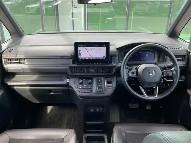 ホンダ ステップワゴン スパーダ eHEV 和歌山県 2022(令4)年 2.7万km スーパープラチナグレーメタリック 純正9インチナビ/バックカメラ/フルセグTV/BT/衝突軽減ブレーキ/前後コーナーセンサー/レーダークルコン/ブラインドスポットモニター/オートライト/レーンキープアシスト/ドラレコ/ビルトインETC/両側パワスラ/シートヒーター/電動リアゲート/オットマン/オートホールド/パドルシフト/LEＤヘッドライト/フォグランプ