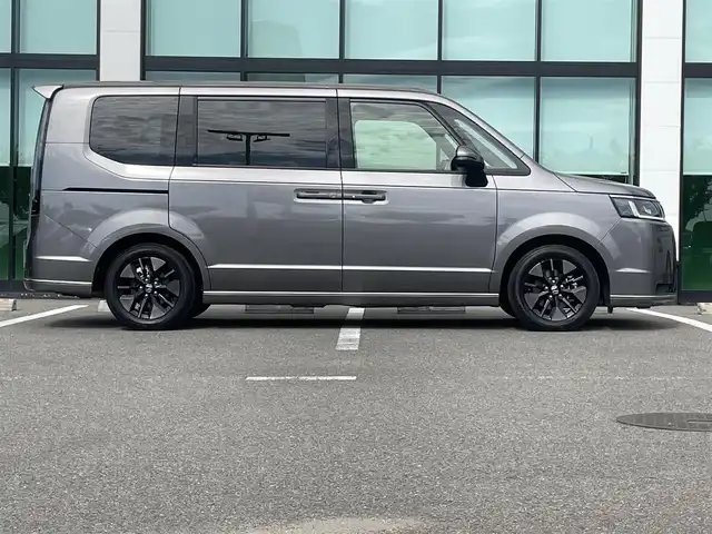 ホンダ ステップワゴン スパーダ eHEV 和歌山県 2022(令4)年 2.7万km スーパープラチナグレーメタリック 純正9インチナビ/バックカメラ/フルセグTV/BT/衝突軽減ブレーキ/前後コーナーセンサー/レーダークルコン/ブラインドスポットモニター/オートライト/レーンキープアシスト/ドラレコ/ビルトインETC/両側パワスラ/シートヒーター/電動リアゲート/オットマン/オートホールド/パドルシフト/LEＤヘッドライト/フォグランプ