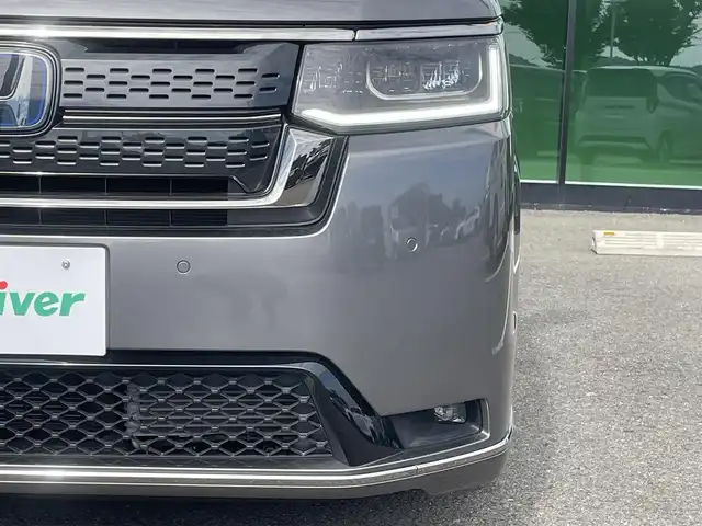 ホンダ ステップワゴン スパーダ eHEV 和歌山県 2022(令4)年 2.7万km スーパープラチナグレーメタリック 純正9インチナビ/バックカメラ/フルセグTV/BT/衝突軽減ブレーキ/前後コーナーセンサー/レーダークルコン/ブラインドスポットモニター/オートライト/レーンキープアシスト/ドラレコ/ビルトインETC/両側パワスラ/シートヒーター/電動リアゲート/オットマン/オートホールド/パドルシフト/LEＤヘッドライト/フォグランプ