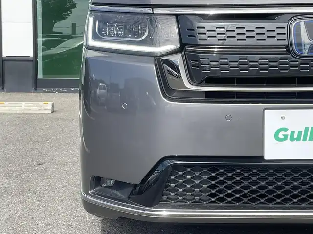 ホンダ ステップワゴン スパーダ eHEV 和歌山県 2022(令4)年 2.7万km スーパープラチナグレーメタリック 純正9インチナビ/バックカメラ/フルセグTV/BT/衝突軽減ブレーキ/前後コーナーセンサー/レーダークルコン/ブラインドスポットモニター/オートライト/レーンキープアシスト/ドラレコ/ビルトインETC/両側パワスラ/シートヒーター/電動リアゲート/オットマン/オートホールド/パドルシフト/LEＤヘッドライト/フォグランプ