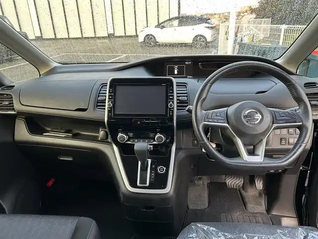 日産 セレナ ハイウェイスター 大阪府 2017(平29)年 6.5万km ダイヤモンドブラック 純正8インチナビ/10.6インチフリップダウンモニター/・フルセグTV/TVキャンセラー/USB/BT/DVD/AUX/バックカメラ/片側パワースライドドア/前後ドライブレコーダー/ETC/全席充電ポート/追従なしクルーズコントロール/純正フロアマット/純正16インチAW/コーナーセンサー/LEDヘッド・フォグ/スペアキー/アイドリングストップ