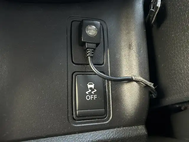 日産 セレナ ハイウェイスター 大阪府 2017(平29)年 6.5万km ダイヤモンドブラック 純正8インチナビ/10.6インチフリップダウンモニター/・フルセグTV/TVキャンセラー/USB/BT/DVD/AUX/バックカメラ/片側パワースライドドア/前後ドライブレコーダー/ETC/全席充電ポート/追従なしクルーズコントロール/純正フロアマット/純正16インチAW/コーナーセンサー/LEDヘッド・フォグ/スペアキー/アイドリングストップ