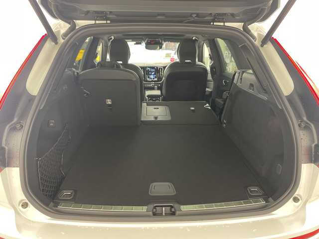 ボルボ ＸＣ６０ B6 AWD Rデザイン 兵庫県 2021(令3)年 2.1万km パール ・純正ナビ/・AM・FM・USB・Tpod・spotify/・フルセグTV/・BT/・Apple Car Play・AndroidAuto/・全方位カメラ/・全席シートヒーター/・前席パワーシート/・ETC/・純正ドライブレコーダー/・左右独立エアコン/・後席エアコン/・パノラマルーフ/・電子パーキングブレーキ/・オートブレーキホールド/・４WD/・ヘッドアップディスプレイ/・パーキングアシスト/・縦列時自動発車/・コーナリングライト/・アクティブベンディングライト/・レーンキープアシスト/・ロードサインアシスト/・ブラインドスポットモニター/・車間警告/・クロストラフィックアラート/・衝突回避/・レーダークルーズコントロール/・harman/kardonサウンド/・パワーバックドア/・オートワイパー/・純正フロアマット/・純正アルミ/・取扱説明書/・保証書/・スペアキー