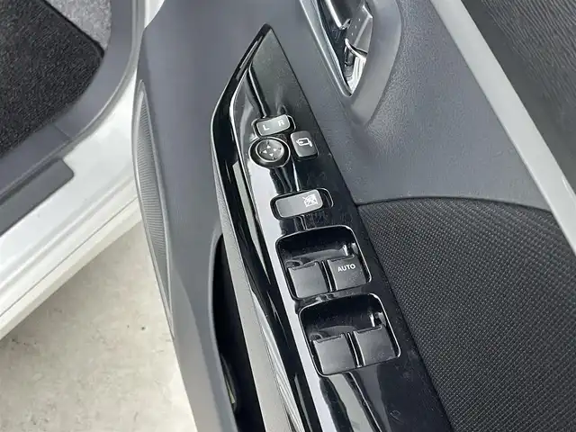 スズキ ワゴンＲ 20周年記念車 群馬県 2013(平25)年 5万km パールホワイト セーフティサポート　純正７インチナビ　バックカメラ　ＨＩＤオートライト　シートヒーター　純正１５インチアルミホイール　ステアリングリモコン　ドラレコ　ＥＴＣ　スマートキー　横滑り防止装置　禁煙車