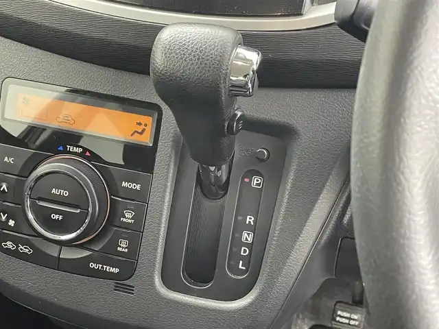 スズキ ワゴンＲ 20周年記念車 群馬県 2013(平25)年 5万km パールホワイト セーフティサポート　純正７インチナビ　バックカメラ　ＨＩＤオートライト　シートヒーター　純正１５インチアルミホイール　ステアリングリモコン　ドラレコ　ＥＴＣ　スマートキー　横滑り防止装置　禁煙車