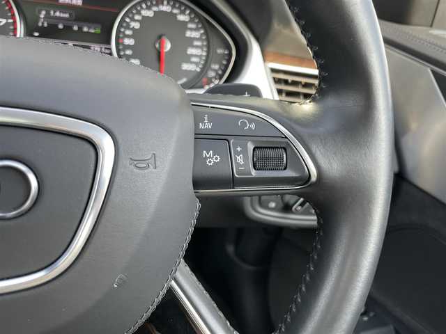 アウディ Ａ８ 4．0 TFSI クワトロ 石川県 2014(平26)年 3.7万km グレイシアホワイトメタリック サンルーフ/黒革シート/シートベンチレーション/純正ナビ/３６０カメラ/クリアランスソナー/電動トランク/クルーズコントロール/アダプティブＬＥＤライト/ソフトクローズドア/アドバンストキー