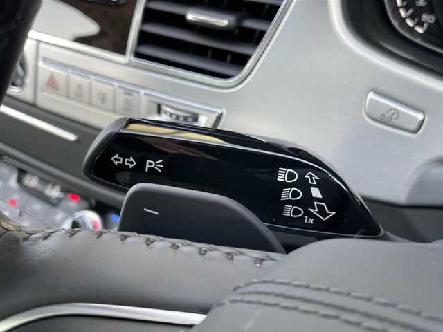 アウディ Ａ８ 4．0 TFSI クワトロ 石川県 2014(平26)年 3.7万km グレイシアホワイトメタリック サンルーフ/黒革シート/シートベンチレーション/純正ナビ/３６０カメラ/クリアランスソナー/電動トランク/クルーズコントロール/アダプティブＬＥＤライト/ソフトクローズドア/アドバンストキー