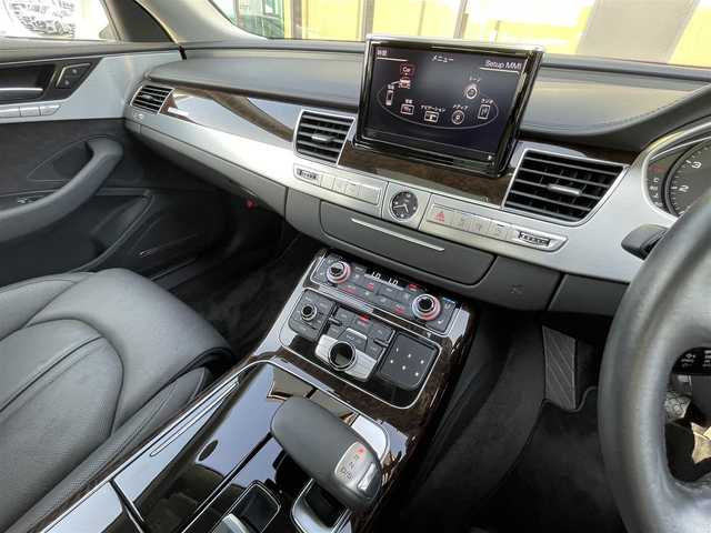 アウディ Ａ８ 4．0 TFSI クワトロ 石川県 2014(平26)年 3.7万km グレイシアホワイトメタリック サンルーフ/黒革シート/シートベンチレーション/純正ナビ/３６０カメラ/クリアランスソナー/電動トランク/クルーズコントロール/アダプティブＬＥＤライト/ソフトクローズドア/アドバンストキー