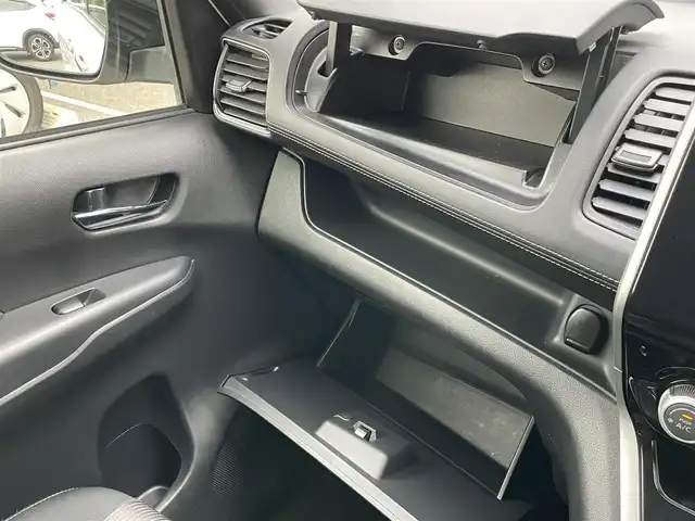日産 セレナ ハイウェイスター Vセレクション 長崎県 2017(平29)年 10.8万km ブリリアントホワイトパール (株)IDOMが運営する【じしゃロン長崎店】の自社ローン専用車両になりますこちらは現金またはオートローンご利用時の価格です。自社ローンご希望の方は別途その旨お申付け下さい/ナビ　/バックカメラ　/フルセグ　/Ｂｌｕｅｔｏｏｔｈ　/両側パワースライドドア　/エマージェンシーブレーキ　/ＬＤＷ　/クルーズコントロール/ＥＴＣ　/プッシュスタート　/ＬＥＤヘッドライト　/フォグランプ