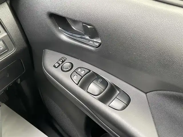 日産 セレナ ハイウェイスター Vセレクション 長崎県 2017(平29)年 10.8万km ブリリアントホワイトパール (株)IDOMが運営する【じしゃロン長崎店】の自社ローン専用車両になりますこちらは現金またはオートローンご利用時の価格です。自社ローンご希望の方は別途その旨お申付け下さい/ナビ　/バックカメラ　/フルセグ　/Ｂｌｕｅｔｏｏｔｈ　/両側パワースライドドア　/エマージェンシーブレーキ　/ＬＤＷ　/クルーズコントロール/ＥＴＣ　/プッシュスタート　/ＬＥＤヘッドライト　/フォグランプ