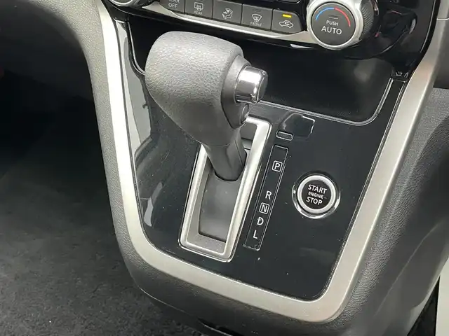 日産 セレナ ハイウェイスター Vセレクション 長崎県 2017(平29)年 10.8万km ブリリアントホワイトパール (株)IDOMが運営する【じしゃロン長崎店】の自社ローン専用車両になりますこちらは現金またはオートローンご利用時の価格です。自社ローンご希望の方は別途その旨お申付け下さい/ナビ　/バックカメラ　/フルセグ　/Ｂｌｕｅｔｏｏｔｈ　/両側パワースライドドア　/エマージェンシーブレーキ　/ＬＤＷ　/クルーズコントロール/ＥＴＣ　/プッシュスタート　/ＬＥＤヘッドライト　/フォグランプ