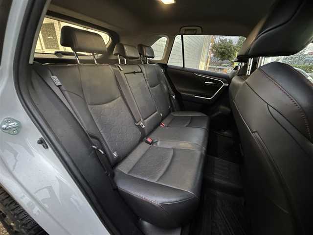 トヨタ ＲＡＶ４ アドベンチャー オフロードPKG 愛知県 2021(令3)年 3.6万km スーパーホワイトⅡ ワンオーナー/純正ディスプレイオーディオ/バックカメラ/Bluetooth/ウィンカーミラー/クルーズコントロール/プッシュスタート/パワーバックドア/レーンキープ/衝突軽減ブレーキ