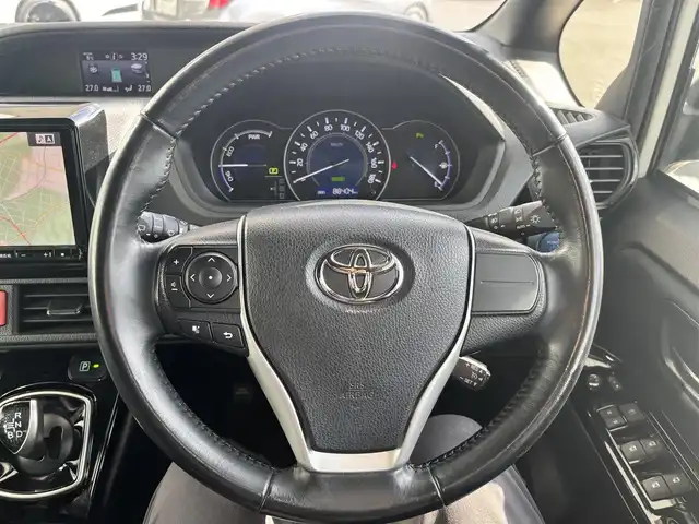 トヨタ ヴォクシー ハイブリッド ZS 京都府 2019(令1)年 8.8万km ホワイトパールクリスタルシャイン