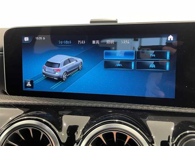 メルセデス・ベンツ Ａ１８０ スタイル 熊本県 2018(平30)年 3.3万km コスモスブラック ・スマートキー/・プッシュスタート/・アクティブステアリングアシスト/・道路標識アシスト/・アクティブブレーキアシスト/・ブラインドスポットモニター/・アテンションアシスト/・レーンキーピングアシスト/・レーンチェンジアシスト/・クルーズコントロール(追従式)/・黒革シート/・前席パワーシート/・前席シートヒーター /・純正HDDナビ/　【Bluetooth・USB・AppleCarPlay・AndroidAuto】/・フルセグTV/・バックカメラ/・ETC/・LEDヘッドランプ/・純正マット/・保証書/取説