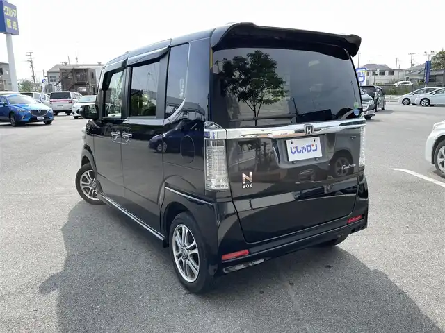 ホンダ Ｎ ＢＯＸ カスタム SSパッケージ 福島県 2015(平27)年 6.4万km クリスタルブラックパール (株)IDOMが運営する【じしゃロンいわき店】の自社ローン専用車両になります。こちらは現金またはオートローンご利用時の価格です。自社ローンご希望の方は別途その旨お申付け下さい/登録時走行距離63555km/ギャザーズ純正ナビゲーション/プッシュスタート/スマートキー/両側パワースライドドア/バックカメラ/シートヒーター/ウィンカーミラー /サイドバイザー/フロアマット/純正アルミホイール