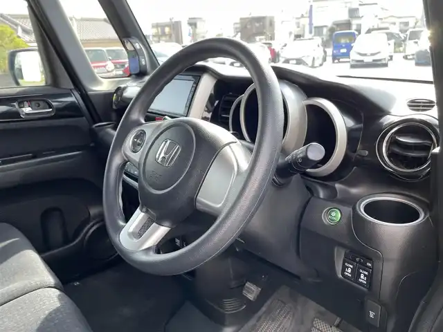 ホンダ Ｎ ＢＯＸ カスタム SSパッケージ 福島県 2015(平27)年 6.4万km クリスタルブラックパール (株)IDOMが運営する【じしゃロンいわき店】の自社ローン専用車両になります。こちらは現金またはオートローンご利用時の価格です。自社ローンご希望の方は別途その旨お申付け下さい/登録時走行距離63555km/ギャザーズ純正ナビゲーション/プッシュスタート/スマートキー/両側パワースライドドア/バックカメラ/シートヒーター/ウィンカーミラー /サイドバイザー/フロアマット/純正アルミホイール