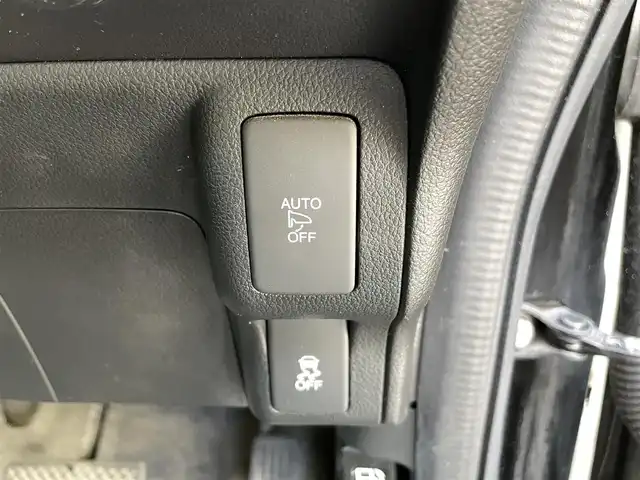 ホンダ Ｎ ＢＯＸ カスタム SSパッケージ 福島県 2015(平27)年 6.4万km クリスタルブラックパール (株)IDOMが運営する【じしゃロンいわき店】の自社ローン専用車両になります。こちらは現金またはオートローンご利用時の価格です。自社ローンご希望の方は別途その旨お申付け下さい/登録時走行距離63555km/ギャザーズ純正ナビゲーション/プッシュスタート/スマートキー/両側パワースライドドア/バックカメラ/シートヒーター/ウィンカーミラー /サイドバイザー/フロアマット/純正アルミホイール