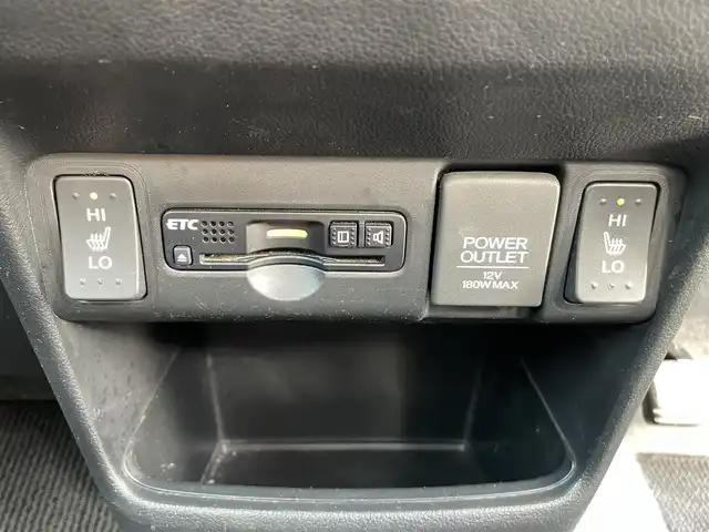 ホンダ Ｎ ＢＯＸ カスタム SSパッケージ 福島県 2015(平27)年 6.4万km クリスタルブラックパール (株)IDOMが運営する【じしゃロンいわき店】の自社ローン専用車両になります。こちらは現金またはオートローンご利用時の価格です。自社ローンご希望の方は別途その旨お申付け下さい/登録時走行距離63555km/ギャザーズ純正ナビゲーション/プッシュスタート/スマートキー/両側パワースライドドア/バックカメラ/シートヒーター/ウィンカーミラー /サイドバイザー/フロアマット/純正アルミホイール