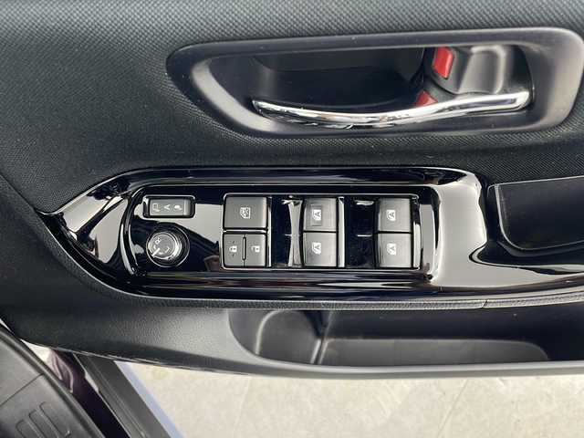 トヨタ ヴォクシー ZS 煌 鹿児島県 2017(平29)年 5.4万km ボルドーマイカメタリック ワンオーナー/純正9インチＳＤナビ/(BT/CD/DVD/AM/FM/フルセグTV)/12.1インチ純正フリップダウンモニター/両側パワースライドドア/衝突軽減ブレーキ/レーンキープアシスト/アイドリングストップ/ＭＴモード付ＡＴ/純正ビルトインＥＴＣ/社外前後ドライブレコーダー/純正16インチアルミホイール/バックカメラ/クルーズコントロール/保証書/取扱説明書/スペアキー