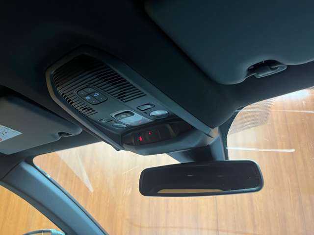 プジョー ５００８ GT ブルーHDi 千葉県 2022(令4)年 1.9万km パール パノラマＳＲ　/半革シート　/ＡＣＣ　/ディスプレイオーディオ　/ＣａｒＰｌａｙ　/Ｂカメラ　/シートヒーター　/電動リアゲート　/フルＬＥＤヘッドライト　/衝突軽減Ｂ　/ＢＳＭ　/ＬＫＡ　/ＥＴＣ　/禁煙車　/７人乗り
