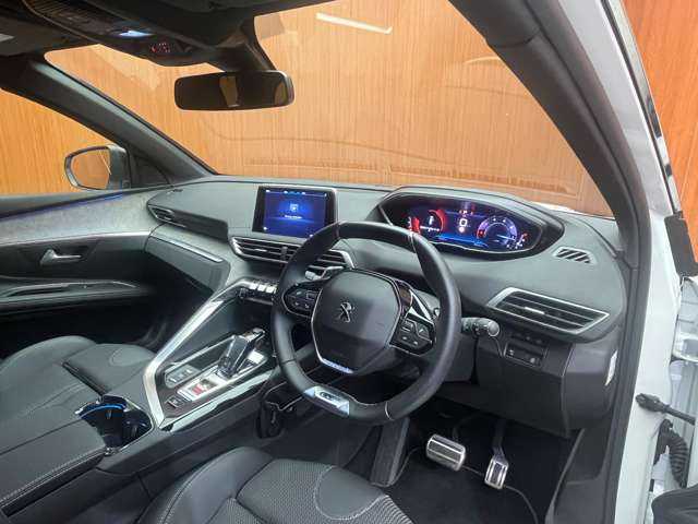 プジョー ５００８ GT ブルーHDi 千葉県 2022(令4)年 1.9万km パール パノラマＳＲ　/半革シート　/ＡＣＣ　/ディスプレイオーディオ　/ＣａｒＰｌａｙ　/Ｂカメラ　/シートヒーター　/電動リアゲート　/フルＬＥＤヘッドライト　/衝突軽減Ｂ　/ＢＳＭ　/ＬＫＡ　/ＥＴＣ　/禁煙車　/７人乗り