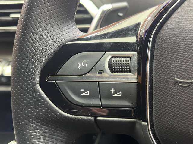 プジョー ５００８ GT ブルーHDi 千葉県 2022(令4)年 1.9万km パール パノラマＳＲ　/半革シート　/ＡＣＣ　/ディスプレイオーディオ　/ＣａｒＰｌａｙ　/Ｂカメラ　/シートヒーター　/電動リアゲート　/フルＬＥＤヘッドライト　/衝突軽減Ｂ　/ＢＳＭ　/ＬＫＡ　/ＥＴＣ　/禁煙車　/７人乗り