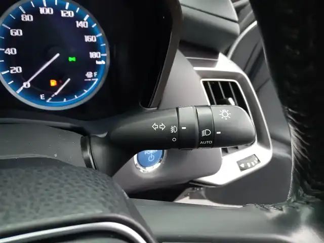 トヨタ クラウン ハイブリッド RS 福井県 2022(令4)年 9.7万km プレシャスホワイトパール 純正18インチAW/パノラミックビューモニター/ビルトインETC2.0/純正ナビ/フルセグテレビ/ヘッドアップディスプレイ/BSM/ステアリングヒーター/前席パワーシート/前後ドライブレコーダー/シートヒーター/全車速追従機能付クルーズコントロール/前後コーナーセンサー/SOSボタン/衝突被害軽減システム/レーンキープアシスト/横滑り防止装置/盗難防止装置/本革巻きステアリング/アイドリングストップ/オートホールド/純正フロアマット/スマートキー
