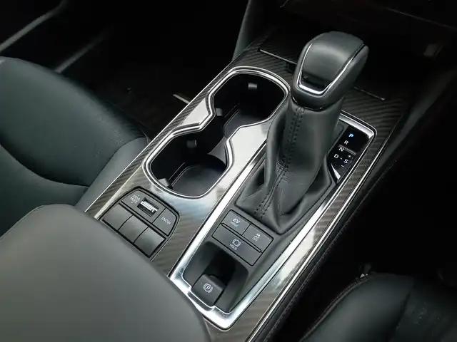 トヨタ クラウン ハイブリッド RS 福井県 2022(令4)年 9.7万km プレシャスホワイトパール 純正18インチAW/パノラミックビューモニター/ビルトインETC2.0/純正ナビ/フルセグテレビ/ヘッドアップディスプレイ/BSM/ステアリングヒーター/前席パワーシート/前後ドライブレコーダー/シートヒーター/全車速追従機能付クルーズコントロール/前後コーナーセンサー/SOSボタン/衝突被害軽減システム/レーンキープアシスト/横滑り防止装置/盗難防止装置/本革巻きステアリング/アイドリングストップ/オートホールド/純正フロアマット/スマートキー